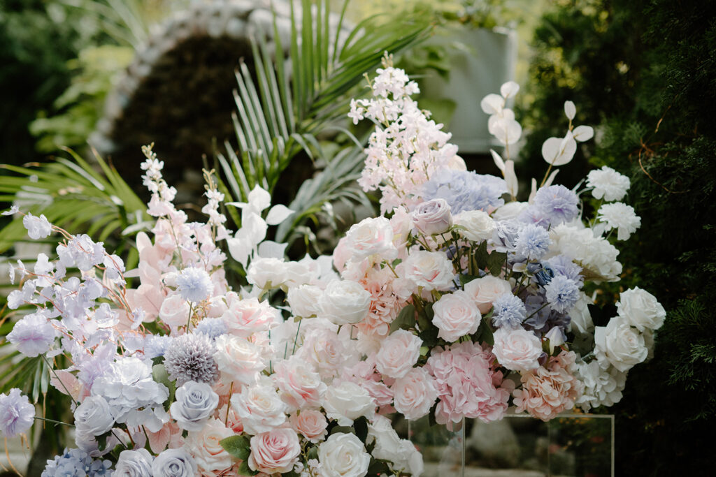 Florals | Auberge du Pommier Toronto wedding venue