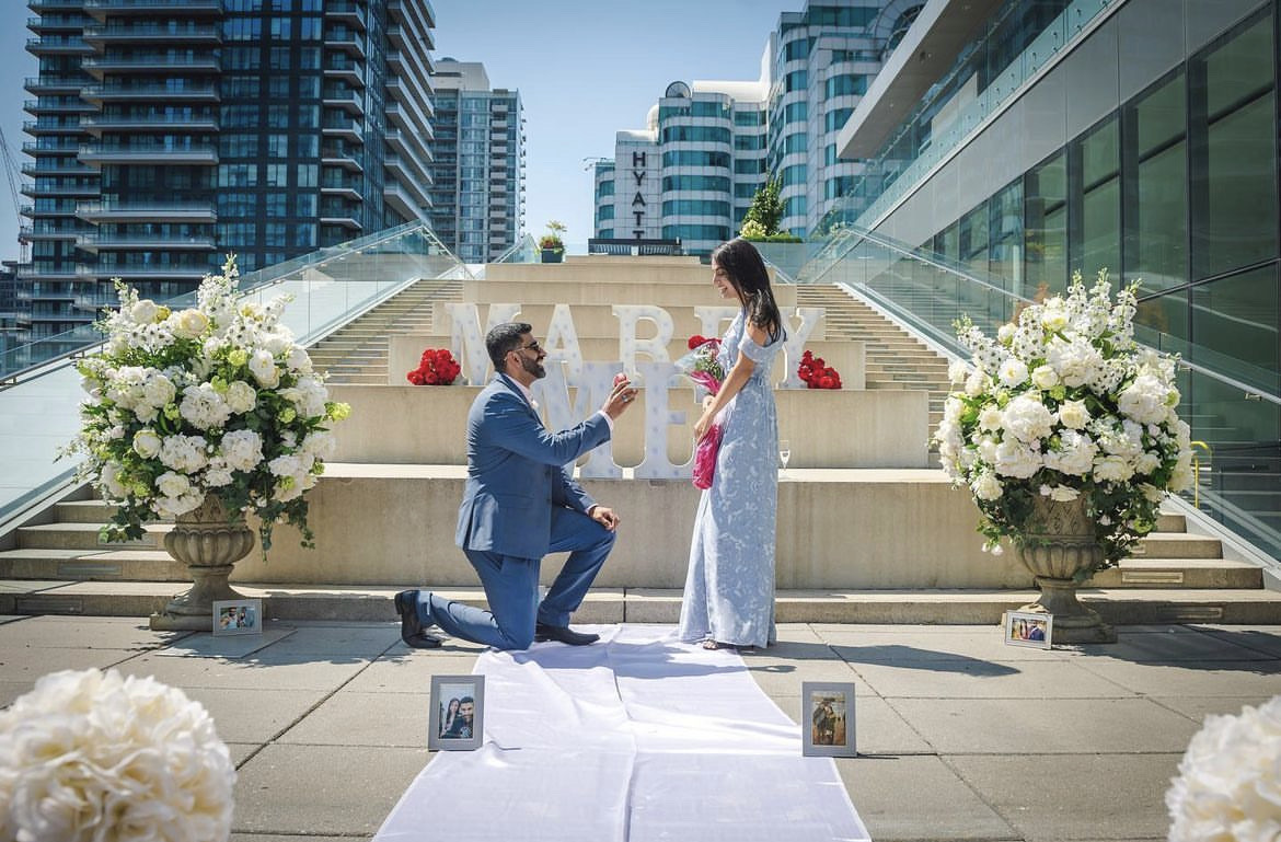 Man proposing to woman on Malaparte terrace