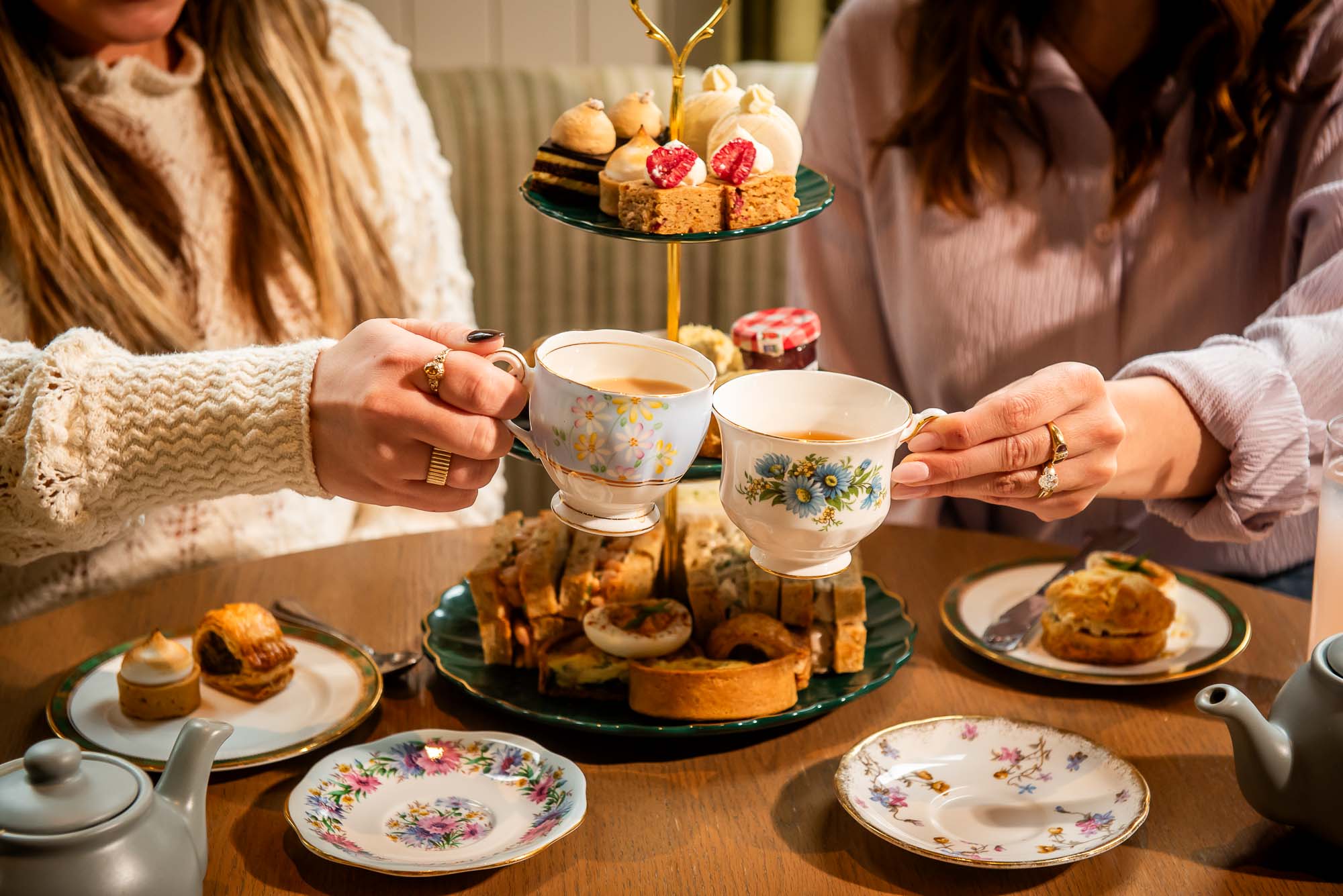 The doreset mother's day tea cheers